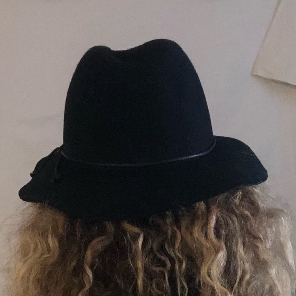 Black short floppy hat - Picture 4 of 11